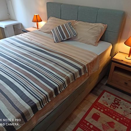 Studio Apartman Lea プーラ エクステリア 写真