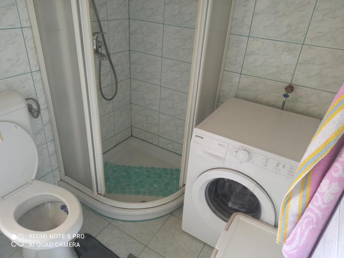 Studio Apartman Lea プーラ エクステリア 写真