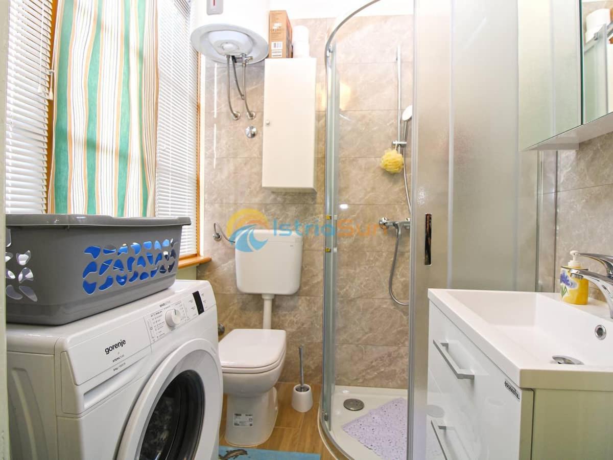 Studio Apartman Lea プーラ エクステリア 写真