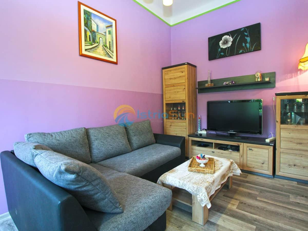 Studio Apartman Lea プーラ エクステリア 写真